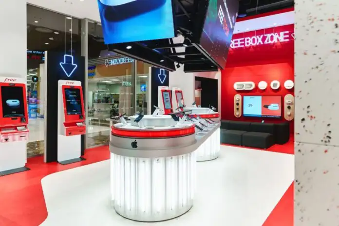 FREE-TO-PLAY-1-ALEXIS-ANICE_AGENCE-OBLIQUE-696x464 Mobile iPhone - Tout sur l’iPhone chez Free et les technologies mobiles